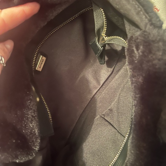 Guess faux fur tote (missing strap) - Picture 3 of 3